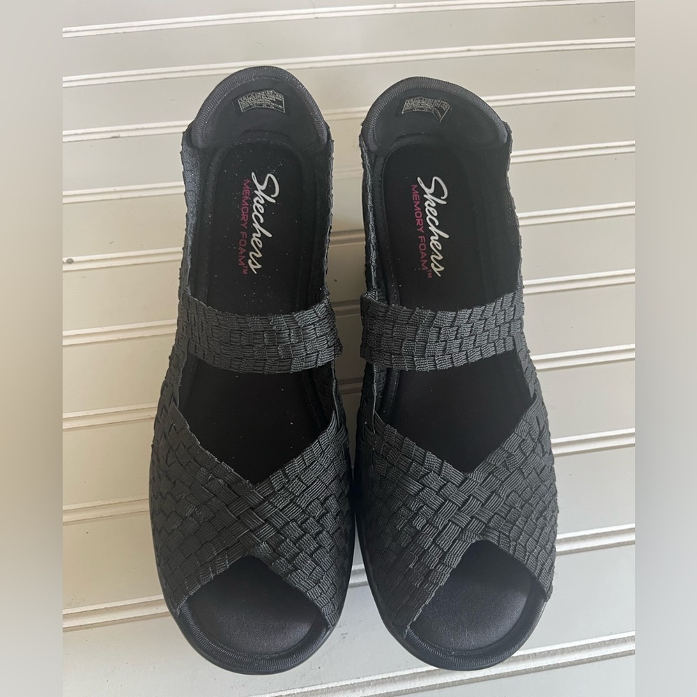 Skechers Black Woven Sandals for Women Sz 10 - Picture 2 of 9